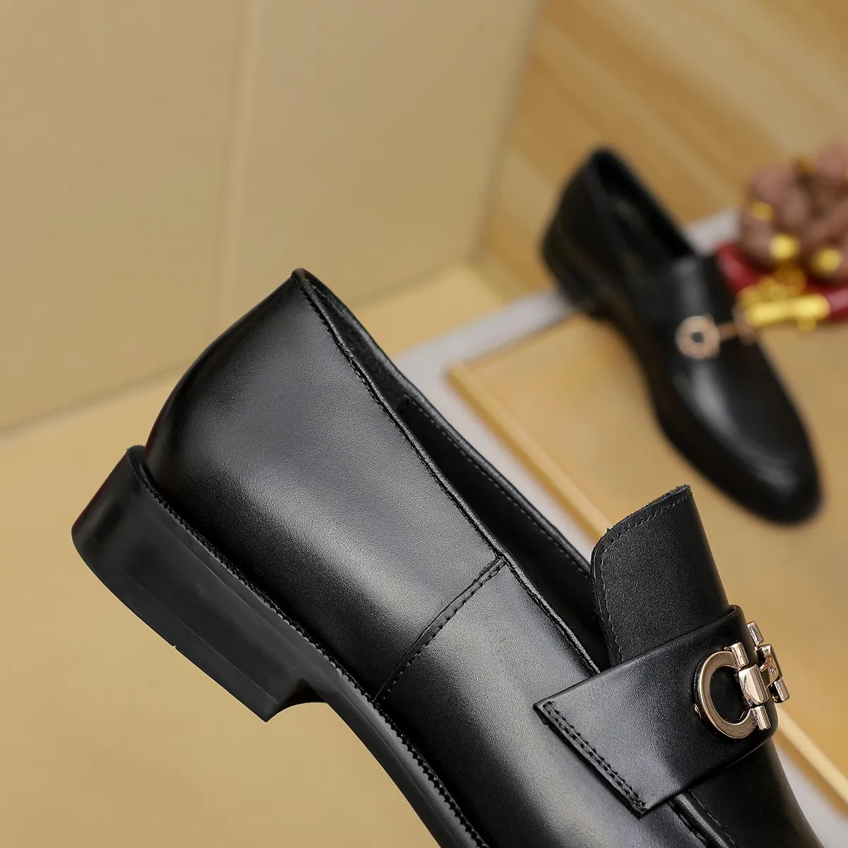 Men's shoes 💰440 Ferragamo [Ferragamo] top imported suit men's shoes 💯Original copy of the official website, product materials: selected imported embossed calfskin + luxury hardware buckle accessories ~ imported water-dyed cow 🐂 leather lining. Strong three-dimensional visual effect, original combination outsole, multiple colors available😘 Size: 39-44 (38.45.46. Customized)